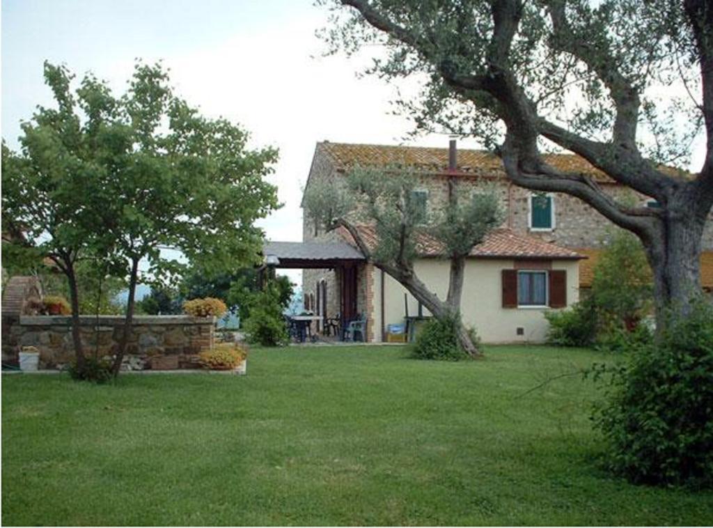 Poggio Mario Villa Сатурния Екстериор снимка